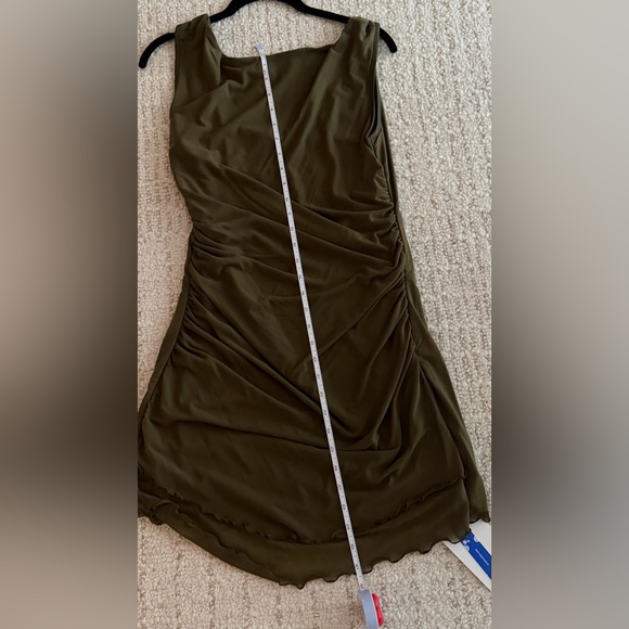 Cider ROUND NECK RUCHED BACKLESS SOLID MINI DRESS (Large) - Picture 5 of 7